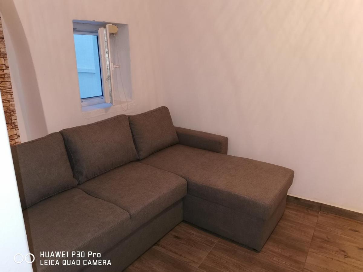 View Rooms Piso Livadi Bagian luar foto