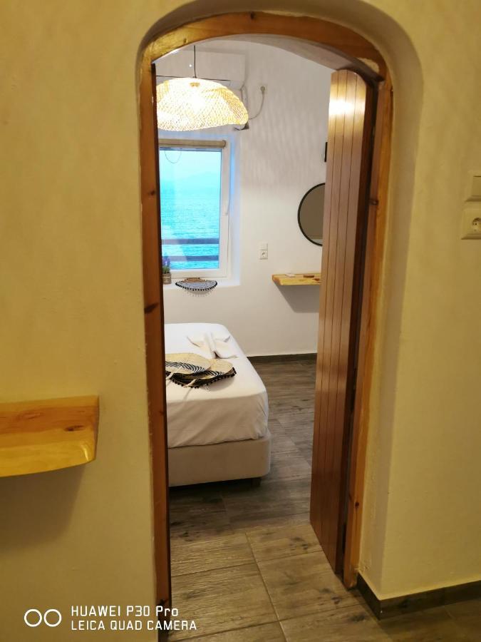 View Rooms Piso Livadi Bagian luar foto
