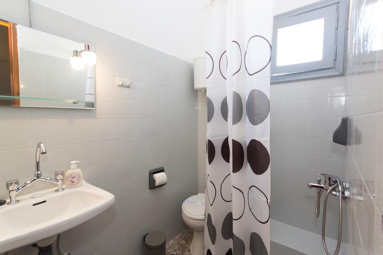 View Rooms Piso Livadi Bagian luar foto