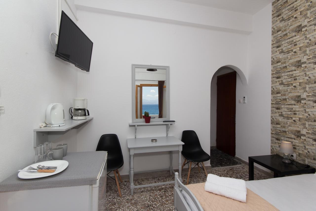 View Rooms Piso Livadi Bagian luar foto